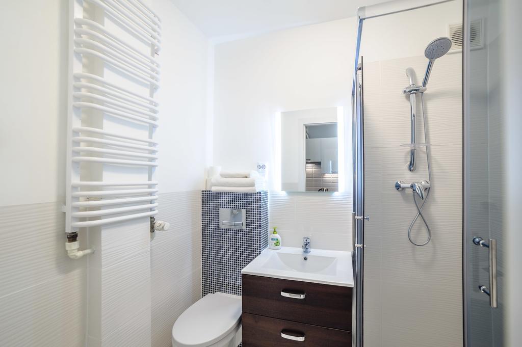 Apartament Grojecka Korotynskiego Lägenhet Warszawa Rum bild