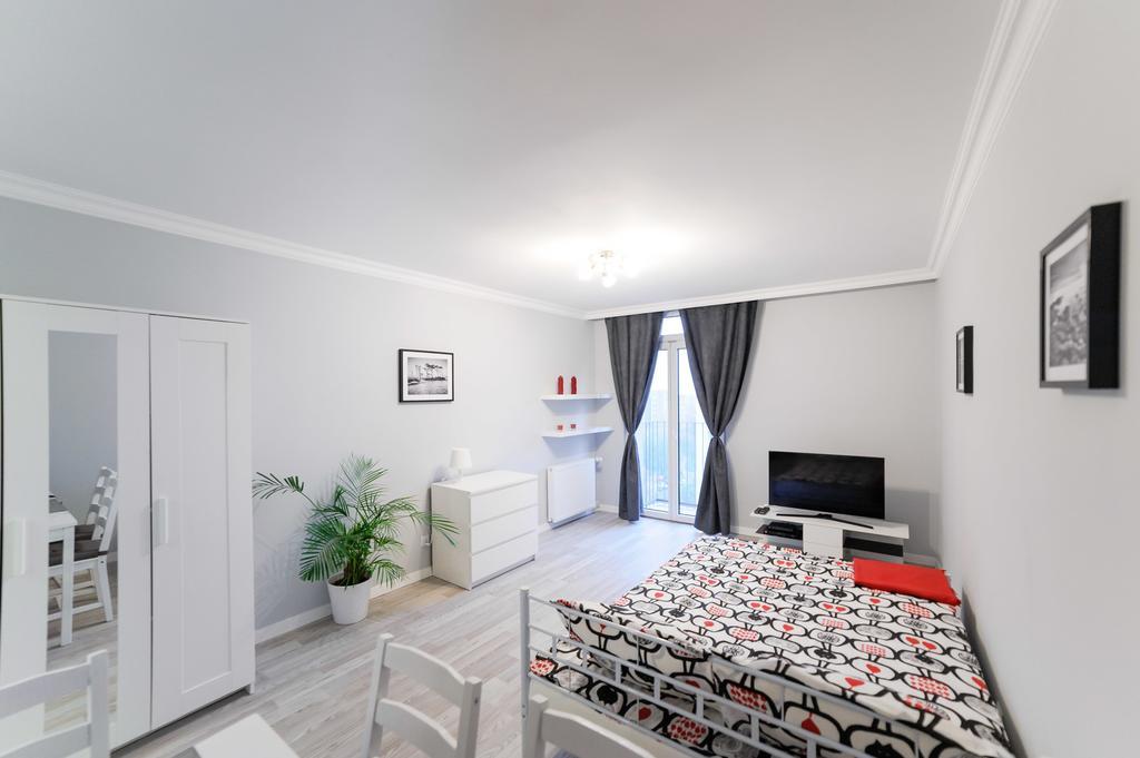 Apartament Grojecka Korotynskiego Lägenhet Warszawa Rum bild